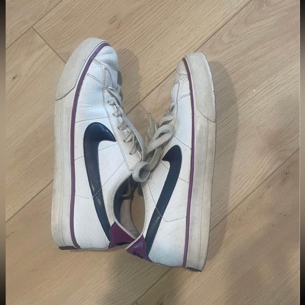 Vintage nike shoes